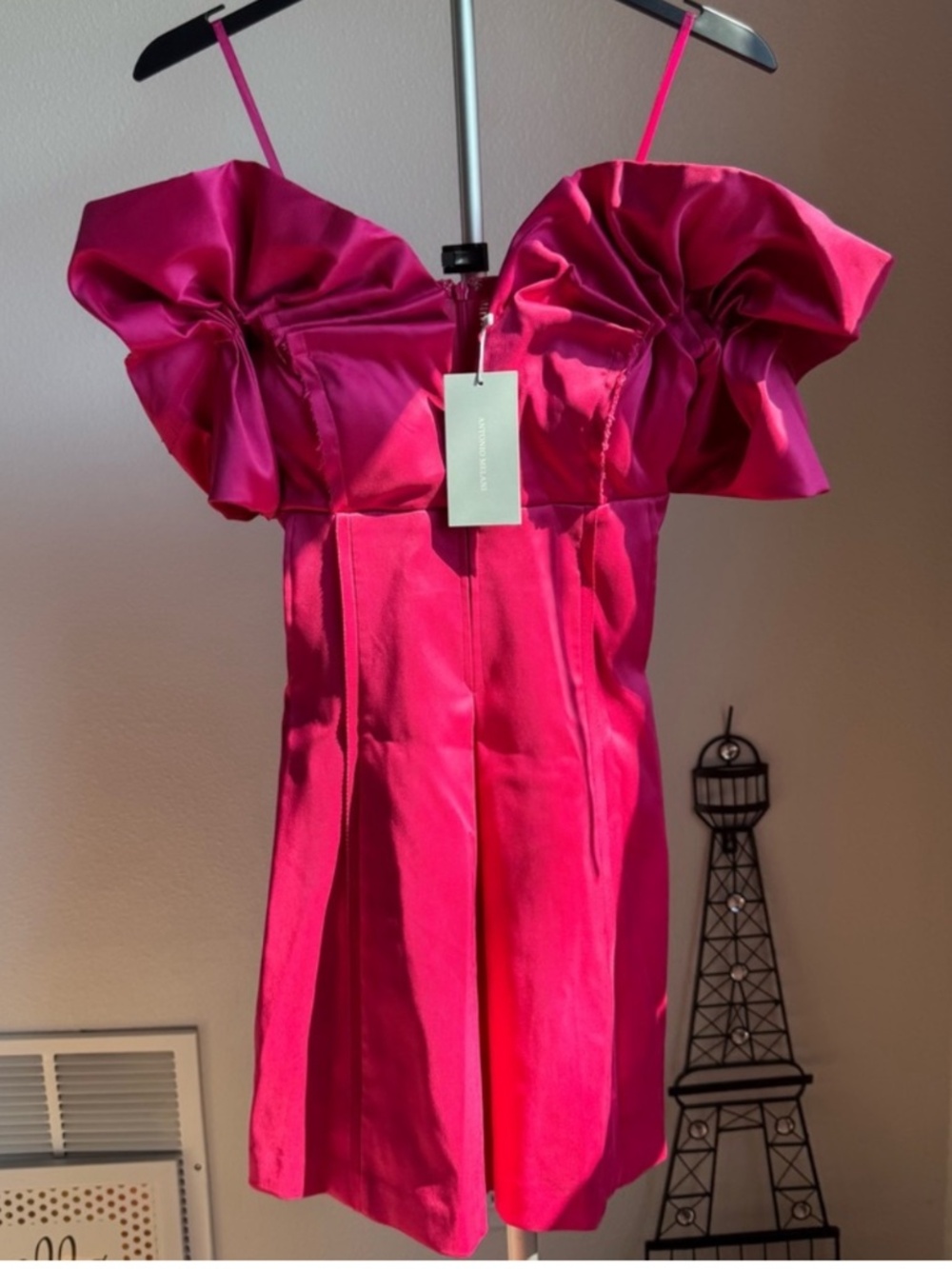 NEW Antonio Melani Adina Textured Satin V-Neck Puff Sleeve Mini Dress Sz 6 - Picture 2 of 3